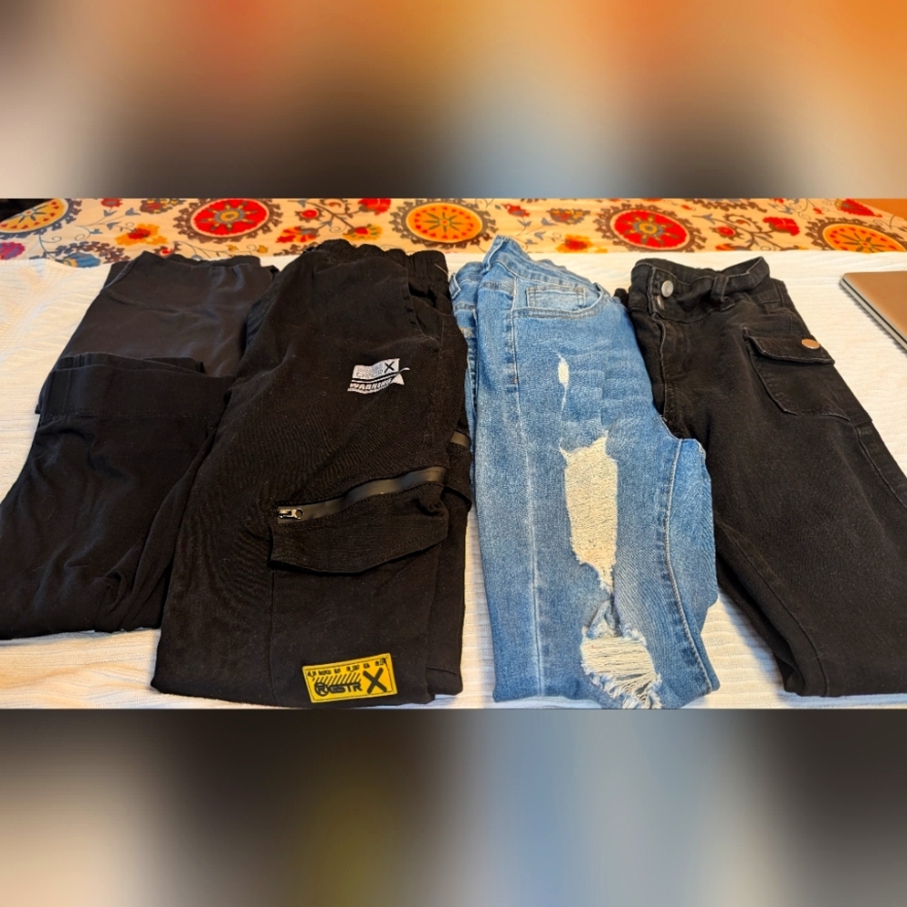 5 Pairs Ladies Jeans & Leggings Size XS & S Like NEW!!